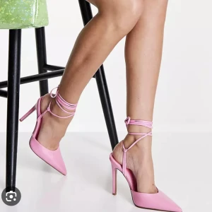Rosa klackskor - Helt nya rosa klackskor från Asos, aldrig använda utan endast testade. Storlek 39!💗10 cm höga