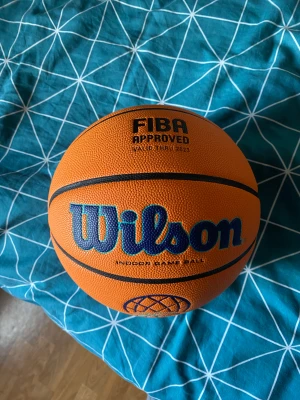 Basketboll Indoor - En mjuk härlig basketboll för bra pris till basketspelare.