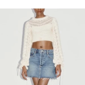 Zara tröja - Så fin helt slutsåld tröja från zara. Alla lappar finns kvar, aldrig använd bara testad❤️