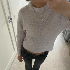 Stickad tröja  - Såå fin stickad tröja från h&m, nästan aldrig använd💕 ullblandning
