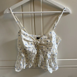 Sött linne - Super sött linne från bikbok i bra skick!!💓