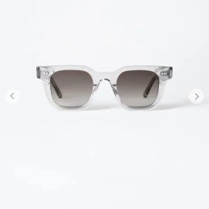 Chimi 04 - Säljer nu mina chimis (04 grey 🕶️)  Köpta för 1199kr. Använda fåtal ggr därav som nya. Säljer för att jag inte får någon användning av dom 