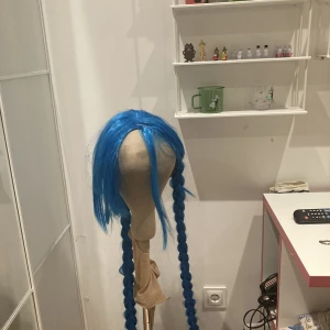 Jinx peruk  - Säljer min Jinx peruk  Bra kvalitet  Original pris 300 