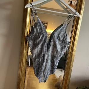 Mönstrad body - Hel oanvänd mönstrad body