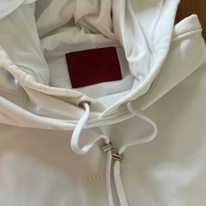 Limitato Hoodie (S) - Vit hoodie från italienska Limitato, köpt från NK. Nypris 3200kr!
