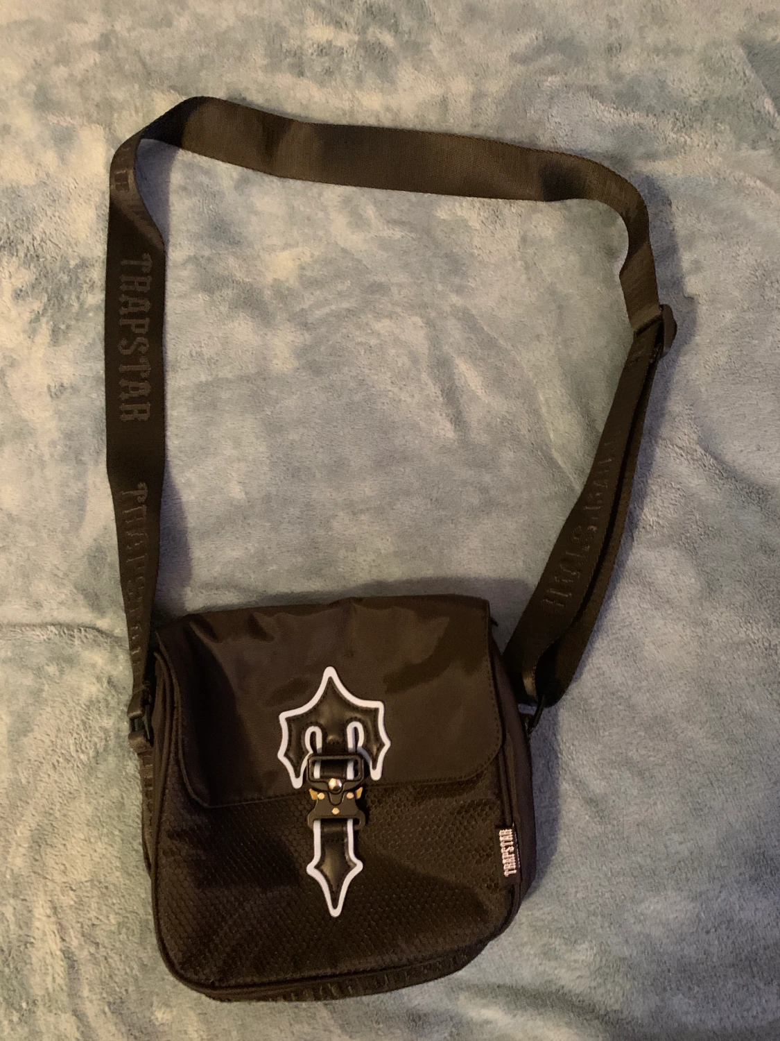 Trapstar axelväska