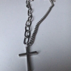 Korshalsband - Fint skick Frakt 14kr