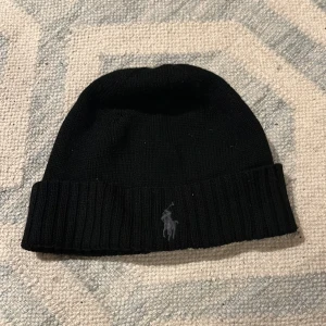 Ralph lauren - säljer en mössa
