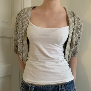 Bolero  - Superfin stickad bolero!
