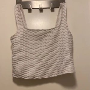 Vit mönstrad linne - Skön material 