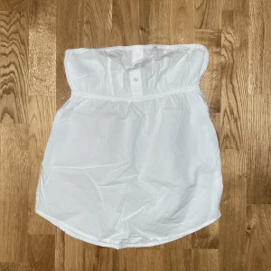 Vit tubtopp - Fin tubtopp i storlek XS, aldrig använd💞 