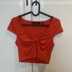 Topp - Orange/röd topp i storlek S🧡