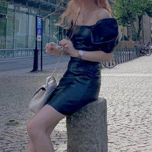 Dress - Svarta klänning 