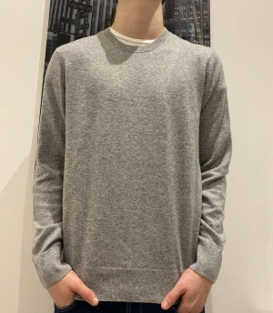 Kashmir  - Sprillans ny med tags 100% Kashmir tröja från uniqlo perfekt till vintern. Nypris 1500. Vid frågor ”kontakta”