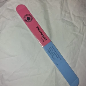 Nagelfil - Helt ny och oanvänd nagelfil med 4 steg🦋 Nypris 45kr