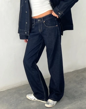 Jeans lågmidjade motel rocks - Helt nya Jeans från motel rocks!  Lågmidjade i raka/vid modell i färgen indigo. Stl 28/34 