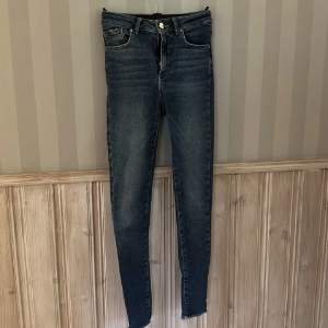 Fina jeans från Gina tricot