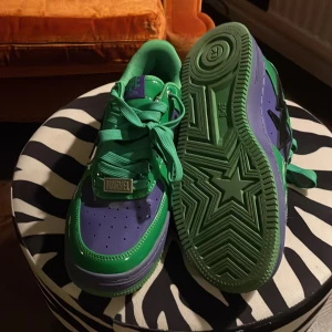 Marvel bapesta  - Marvel bapesta! Inga creases, skavanker och inga skador! Strlk 43 herr passar 42 Köpta i början av sommaren aldrig använda 