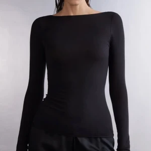 Intimissimi tröja - Boat Neck Ultralight tröja i modalkashmir använd 1 gång, nyskick! Nypris 449 kr. Kan diskutera pris.
