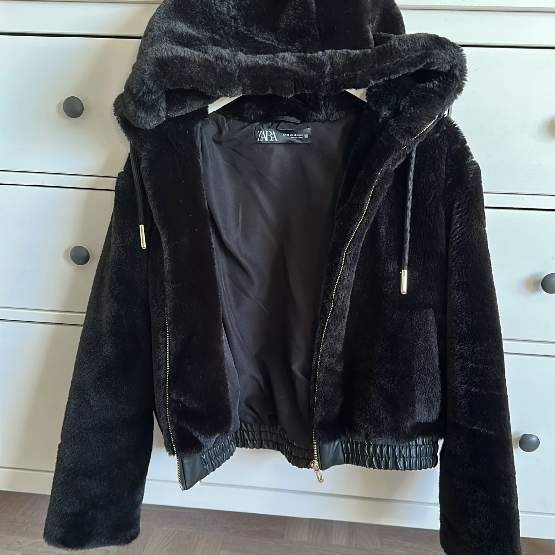 Oanvänd jacka ZARA - 90