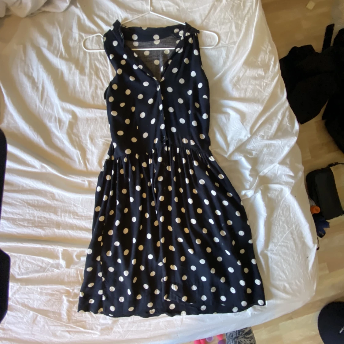 Prickig klänning - 90