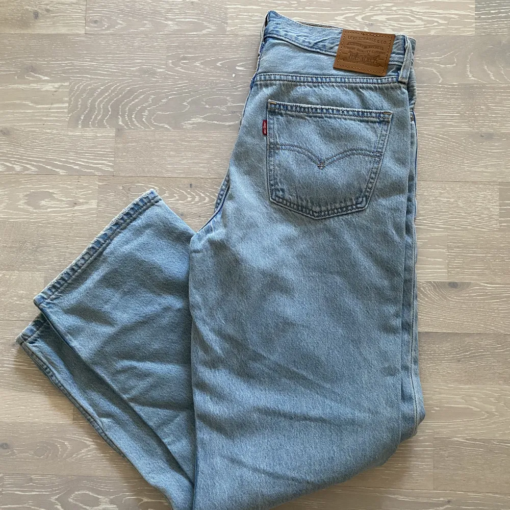 Supersnygga aldrig använda pga för stora🌸. Jeans & Byxor.