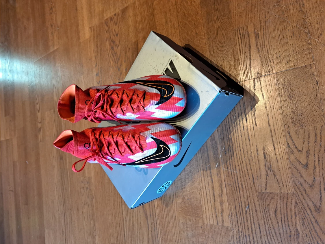 Fotbollsskor Superfly 8 Elite CR7 FG  - 90