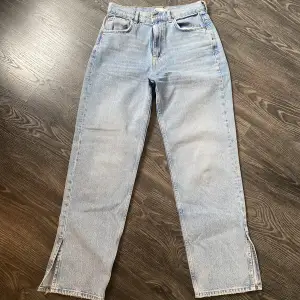 Ett par fina jeans från Gina. Säljer du jag inte använder dessa. Använd fåtal gånger 