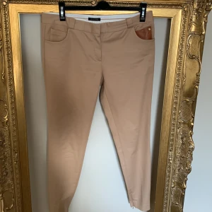 Byxa  - Tyg byxa från Massimo dutti size 40 EU.