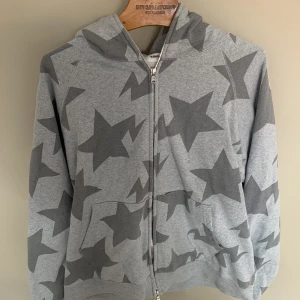 Bape Hoodie - Vintage Bape star hoodie i storlek M, väldigt bra skick.  PM för mer bilder