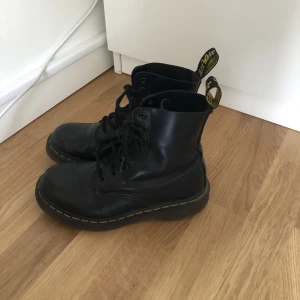 Dr. Martens - Endast använda ett fåtal gånger