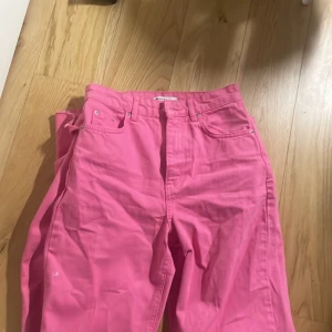 Gina jeans 32 - Provat någon gång, från Gina tricot i storlek 32
