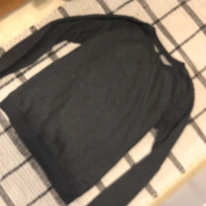 Sweatshirt - Ej använd  Tunn och mjuk