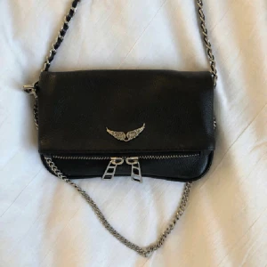 Zadig väska - Hej! Säljer en Nano Zadig Bag till ett bra pris. Bra skick. Hör av er!!!