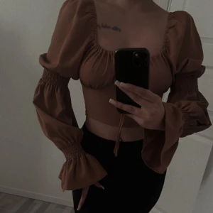 Brun topp - Brun fest topp