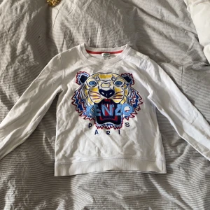 Kenzo Troja stl: S - Vit kenzo tröja i storlek S💓📦