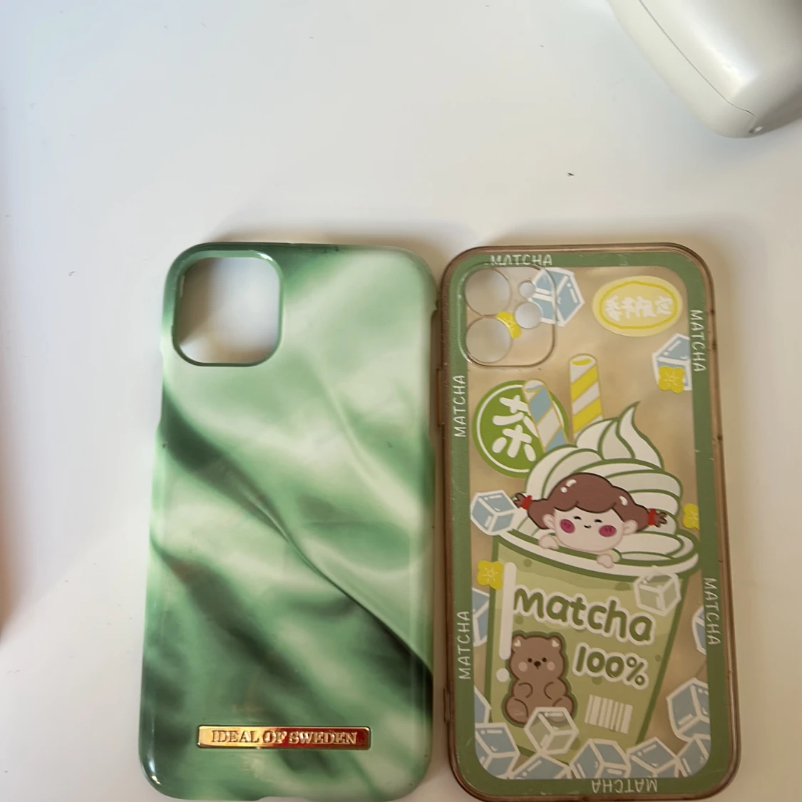  Säljer de här mobilskalen