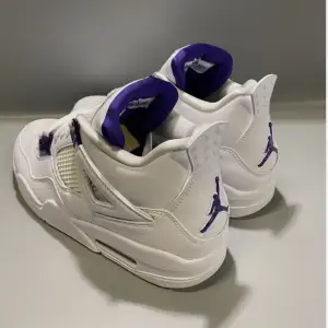 Jordan 4s metallic purple Finns alla storlekar