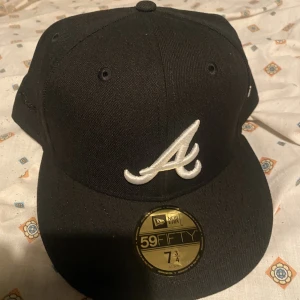 New era keps  - Helt ny new eras keps som inte passade mig det är därför jag säljer den 