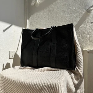 Väska - Den är i större modell, aldrig använd 