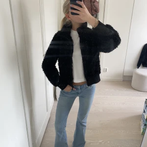 Teddyjacka  - Såå snygg teddyjacka från zara som jag verkligen älskar men har en nästan likadan💕 