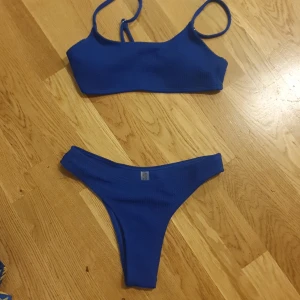 Fin blå biki - Oanvänd då det är för stora på mig trots att det är storlek S. 