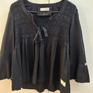Odd Molly blus  - Säljer denna fina blus från odd molly 