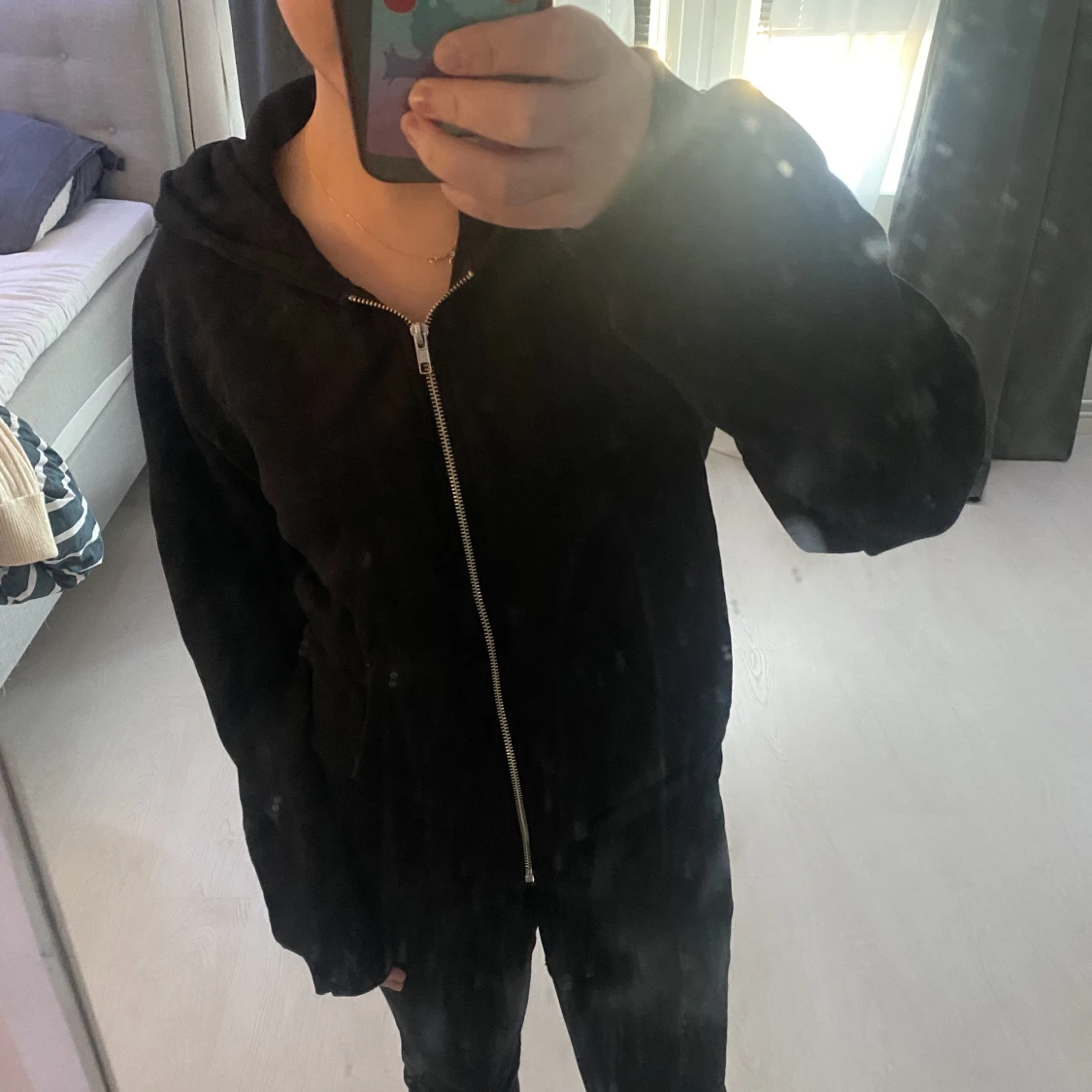 Svart zip up hoodie