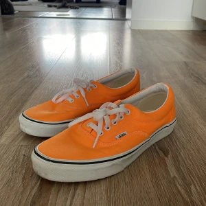 Vans skor - Oranga vans skor, knappst använda