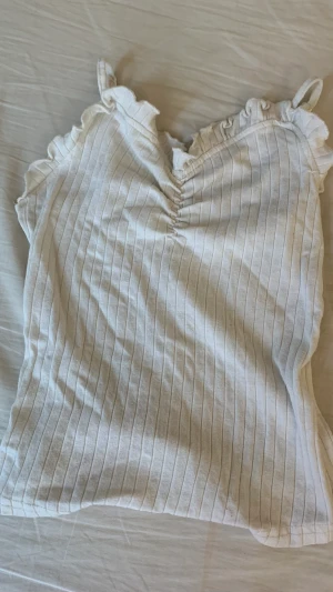 Tight linne strl 146 - Bra skick använd några gånger för liten. Är från SHEIN, är jätte fin. Kontakta om du är intresserad 🫶🏼