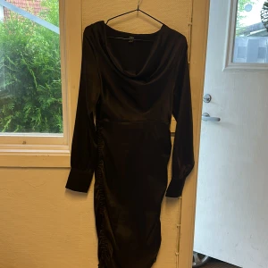Svart klänning  - Svrat klänning fin sexig och festlig 