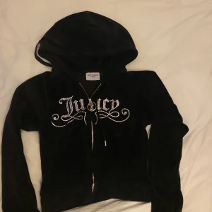Juicy couture överdel - Storlek S  Nyskick Möts upp i Stockholm:)  Finns kvar