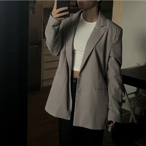 Kavaj - Superfin grå oversized kavaj från collusion