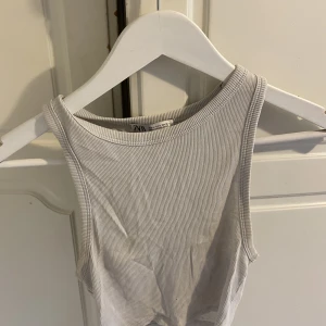 Vitt linne från zara - Vitt linne från zara som är super enkelt att Stylea!